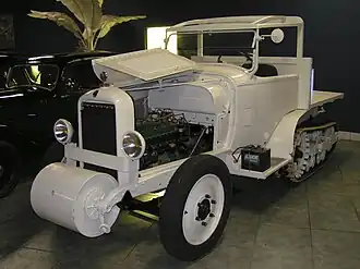 Citroën-Kégresse P19, Blick in den Motorraum