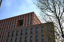 Blick auf die Gebäude A und B im Mai 2013