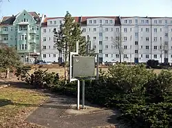 Gedenkstele für Artur Becker, der zwischen 1929 und 1933 in Berlin-Alt-Hohenschönhausen wohnte