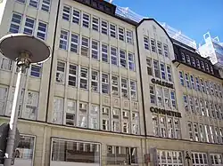 Nr. 20: Commeterhaus (Bergstraßenseite; die Mönckebergstraße ist links der Hausecke)