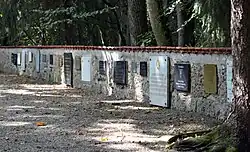 Namentliche Gedenktafeln48.2778111.44607 für 18 KZ-Todesopfer.