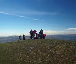 Auf der Spitze des Tors