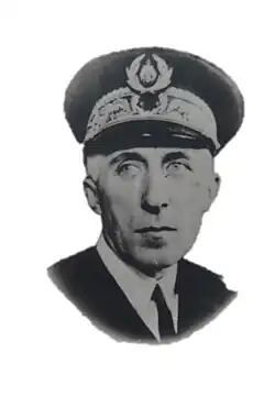 Gesicht von zentral,von vorne in schwarzweiß ab Schulterblatt.