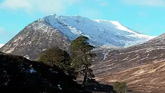Der Tom a’ Choinich von Osten, links der Südostgrat Creag na h-Inghinn