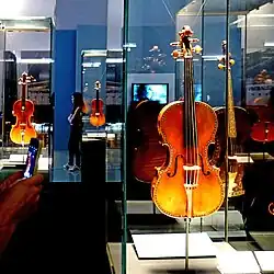 Violinen-Museum, Inneres