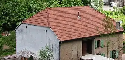 Satteldach mit Halbwalm (Beispiel aus Frankreich)