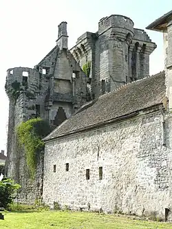 Donjon des Schlosses Le Houssoy