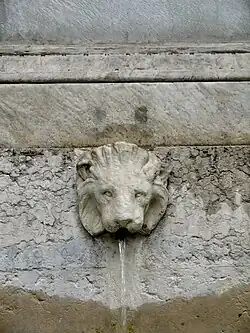 Wasserspeiender Löwenkopf