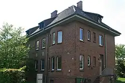 Ehemaliges Bedienstetenwohnhaus, Heerweg 14