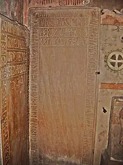 Grabplatte des Erbauers der Kapelle, Graf Emich IX. von Leiningen (†&nbsp;1535)