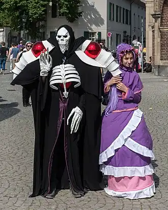 „Ainz Ooal Gown“ und „Shalltear“ aus „Overlord“ (2016)