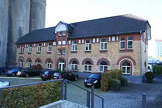 Plange-Mühle Düsseldorf (1906), links Siloanlage (1929)