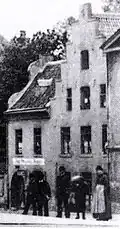 Haus Nr. 5 mit Treppengiebel (rechts) gehörte 1805 dem Canzleiprokurator Peter Joseph van Geldern und seiner Frau Christine Reusing.