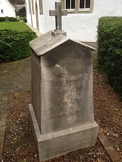 Jobsthardes Grabstein auf dem Wüstener Friedhof