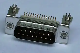 DA-15 (männlich) 90°-Leiterplattenmontage für SMD-Montage und integrierte Befilterung (1 nF)