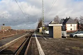 Bahnsteige des Bahnhofs Kranichstein (2011)