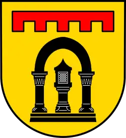 mit fünf Lätzen schwebend