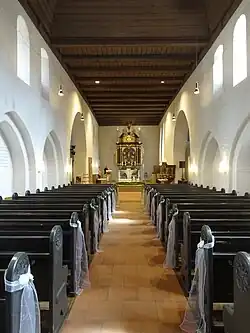 Mittelschiff mit vermauerten Arkaden