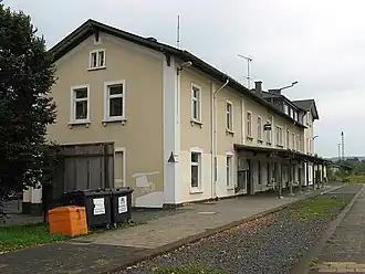 Empfangsgebäude, Gleisseite