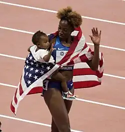 Weltmeisterin Nia Ali auf ihrer&nbsp;Ehrenrunde