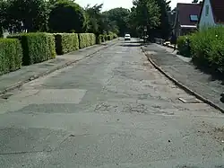 Straße vor einer DSK – Erneuerung