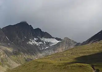 Daberspitze (links in Wolken) und die Tredeberspitze mit dem dazwischenliegenden Daberkees