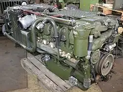 Mercedes-Benz OM403A im Antriebsblock eines Spähpanzer Luchs