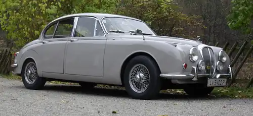 Daimler V8 250 (1969)