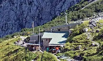 Dammkarhütte am unteren Karende