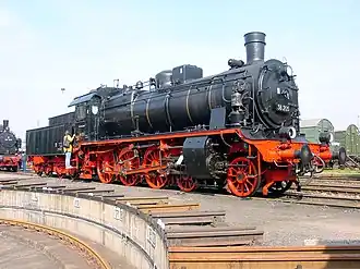 Museal erhaltene 38 205 (sä XII H2) im Eisenbahnmuseum Chemnitz-Hilbersdorf (August 2002)