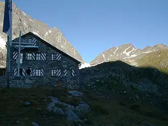 Darmstädter Hütte mit Scheibler (rechts)