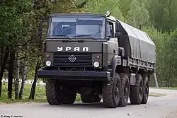 Ural-5323 mit Standardaufbau bei einer russischen Militärmesse (2017)