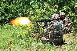 Kroatische Soldaten erwidern das Feuer