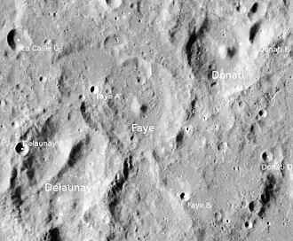 Delaunay (unten links) und Umgebung (LROC-WAC)