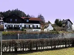 Gedächtniskapelle oberhalb der Bundesstraße