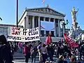 Demonstration vor dem Parlamentsgebäude