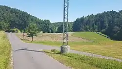 Ein Radwegabschnitt beim Hochwasserrückhaltebecken oberhalb von Kupprichhausen