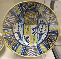 Wappen von Hadrian VI. auf einem Majolika-Teller