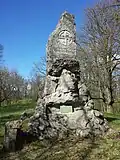 Turnerdenkmal am Semmelberg bei Ernstbrunn mit hakenkreuzförmigem Turnerkreuz