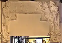 Hast du, Amme, das Kind, das der König sehen will? Ich legte ihn in die Krippe, dort ließ ich ihn schlafen.