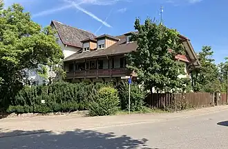 Seitenansicht mit Balkon (2021)