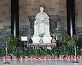 Die Statue von Sun-Yat-sen im Vorraum des Mausoleums