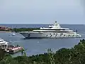 Die Dilbar beim Einlaufen in den Hafen von Porto Cervo, I (2009)