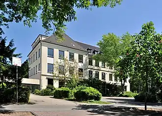 Das Theodor-Heuss-Gymnasium in Dinslaken (Mai 2011)