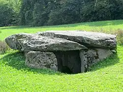 Cave aux Fées – von Norden gesehen