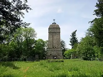 Der Dommerberg mit dem Bismarckturm (2016)