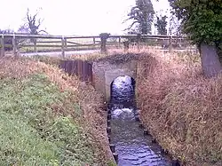 Durchlass für einen Bach unter einer Straße