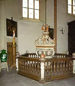 Barocker Taufstein (vor der Innensanierung 2016)