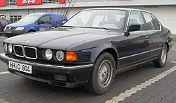 750i mit werksseitig eingebauter Park Distance Control (PDC) vorn