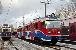 Pafawag 101N (EN94), eingesetzt von 1972 bis 2016. Links eine English Electric/Konstal (EN80) eingesetzt von 1927 bis 1972